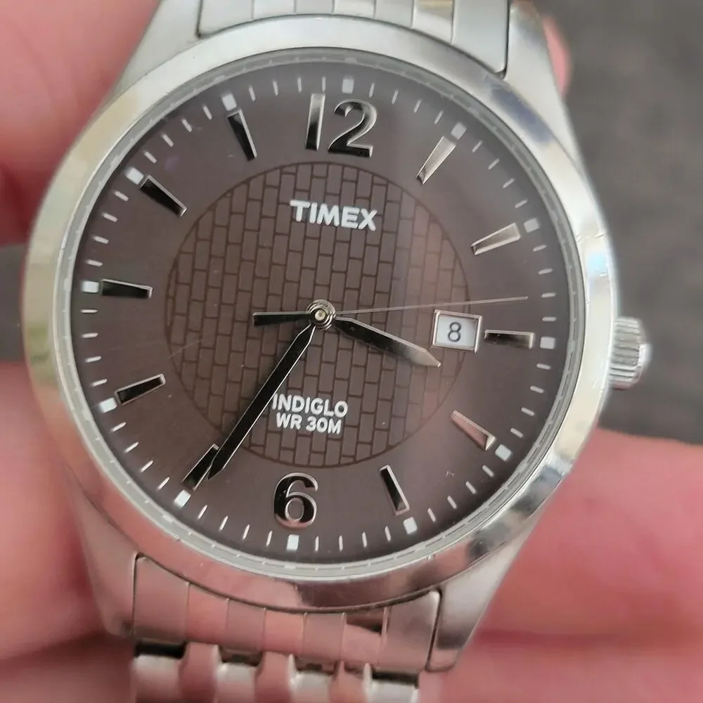 Vintage Timex Indiglo WR 30M Mens Quartz Watch Silver Brown Dial Bracelet